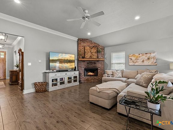 3rd image of 3317 Crystal Ann Dr