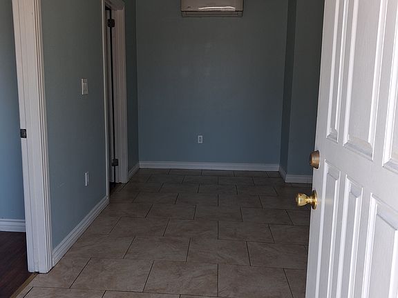 4th image of 13319 Judd St