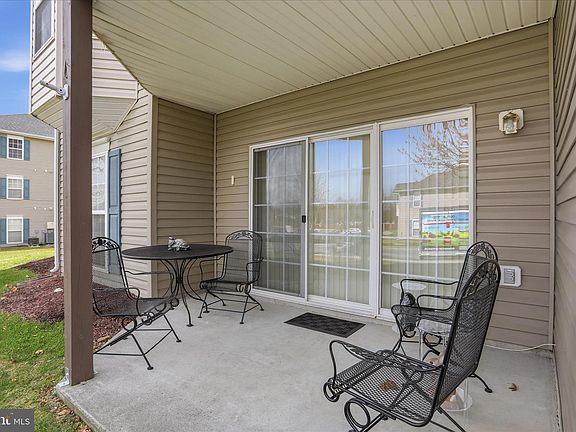 2nd image of 136 Brookland Ct APT 2