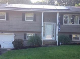 18 Elm Dr, Stony Pt, NY 10980