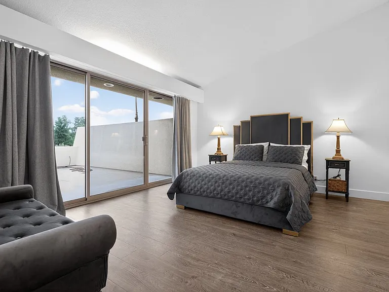 196 Kavenish Dr — Photo 19