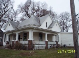 305 S Main St, Sullivan, IL 61951