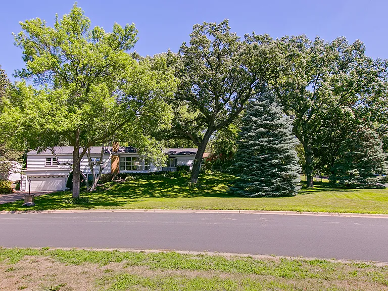3300 Lee Ave N — Photo 32