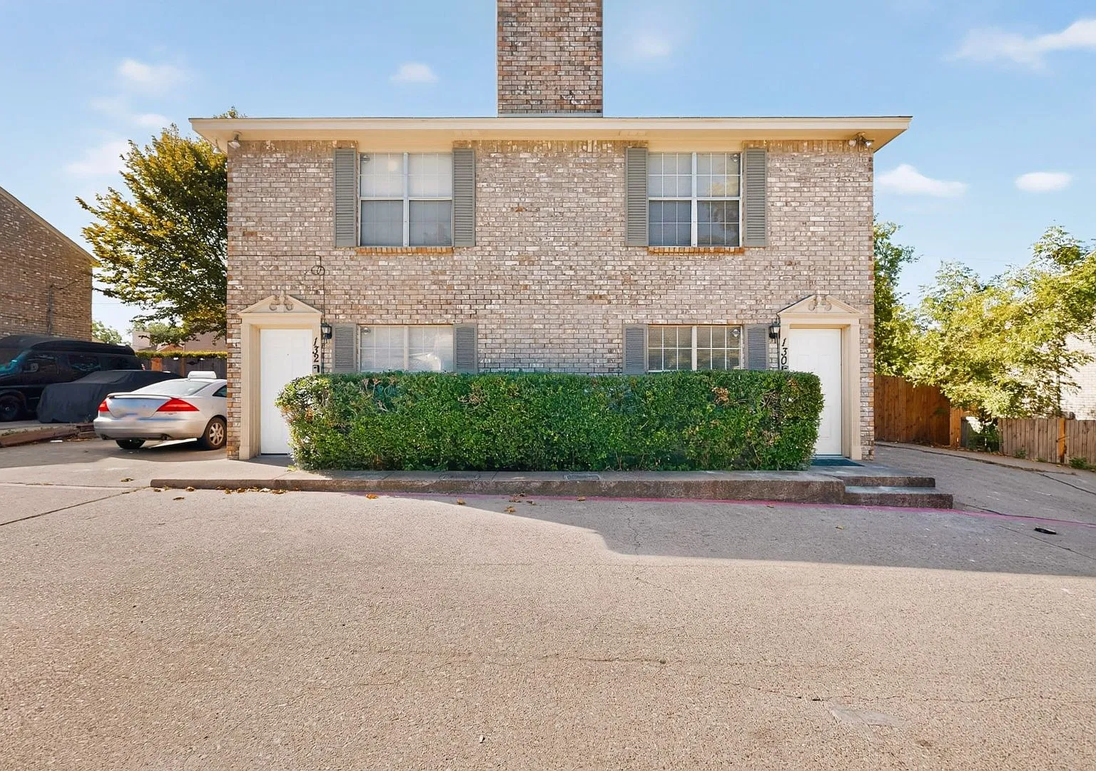 130 & 132 Graystone Place — Photo 1