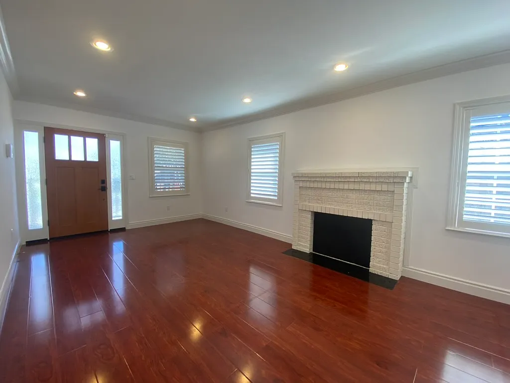 1026 Iris Street - 1 — Photo 4