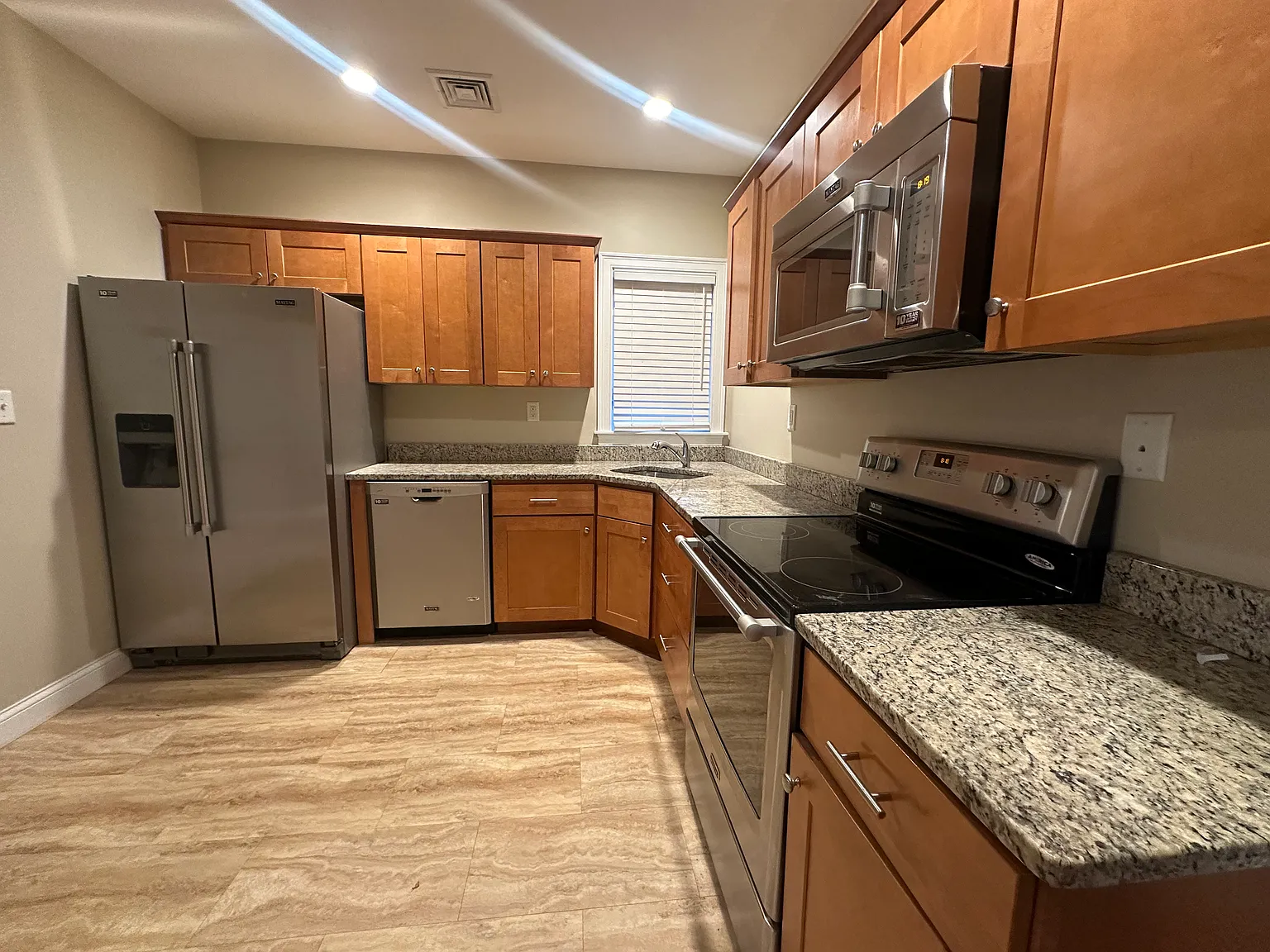 3 bed, 1300 sqft, $3,000 — Photo 1
