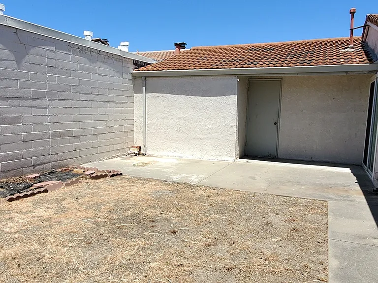 33225 Lake Champlain Ct — Photo 24