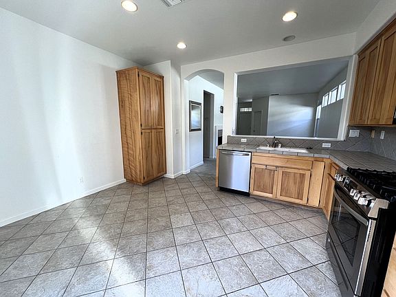3rd image of 2512 Cedar Berry Ave