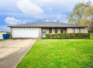 1502 E Leach St, Kilgore, TX 75662