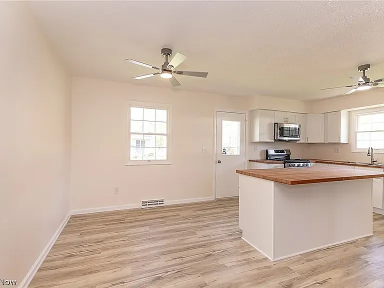 5258 Main Ave — Photo 2