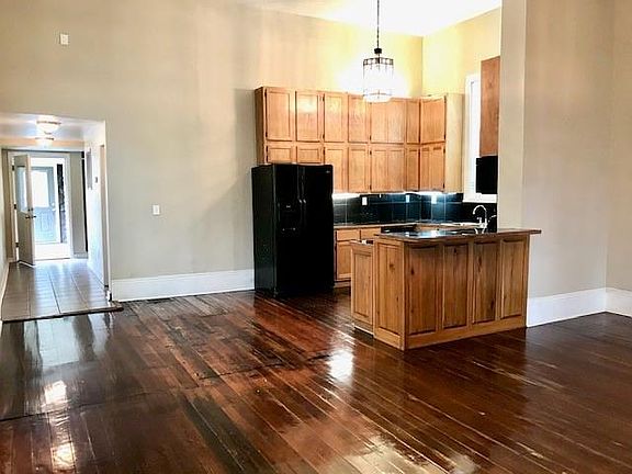 4th image of 2128 Louisiana Ave