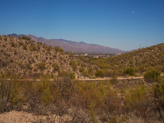 2nd image of 3167 W Tumamoc Dr #15