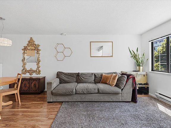 4th image of 3368 Main St #203