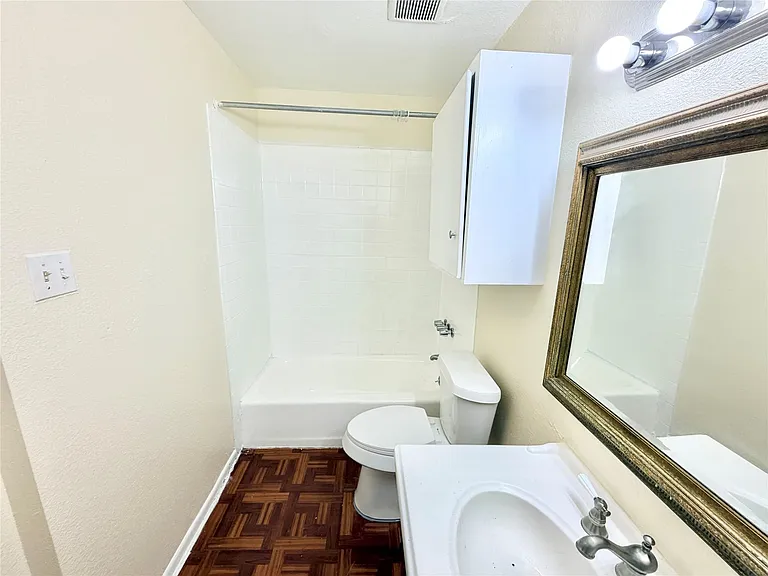 6257 Manor Rd #B — Photo 26