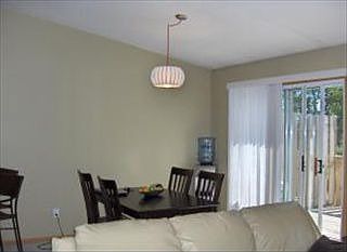 5th image of 1070 Oak Pl