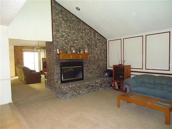 3rd image of 4606 Indian Oaks Trl