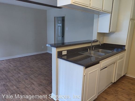 2nd image of 21821 Saticoy St APT 3