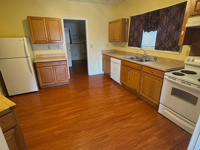 945 Dayton Ave — Photo 13