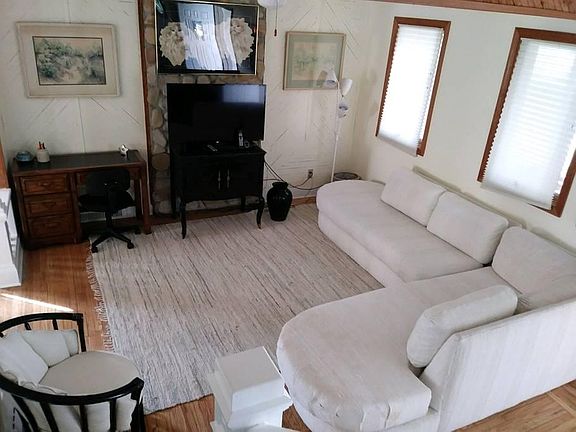 5th image of 636 Lakeside Ave