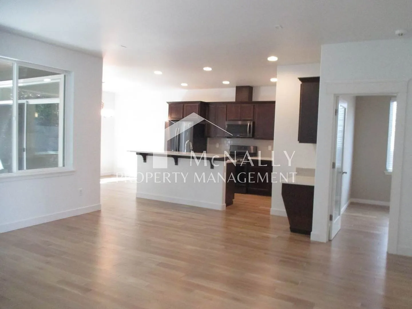 Beautifully 4-Bedroom, 3-Bath Home with Fenced Yard & 2-Car Garage — Photo 3