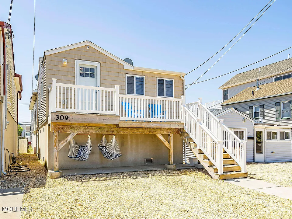 309 Hiering Ave #A