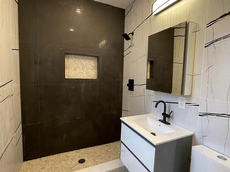 232 Van Horne St #4 — Photo 7