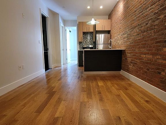 2nd image of 410 Gates Ave #2FF