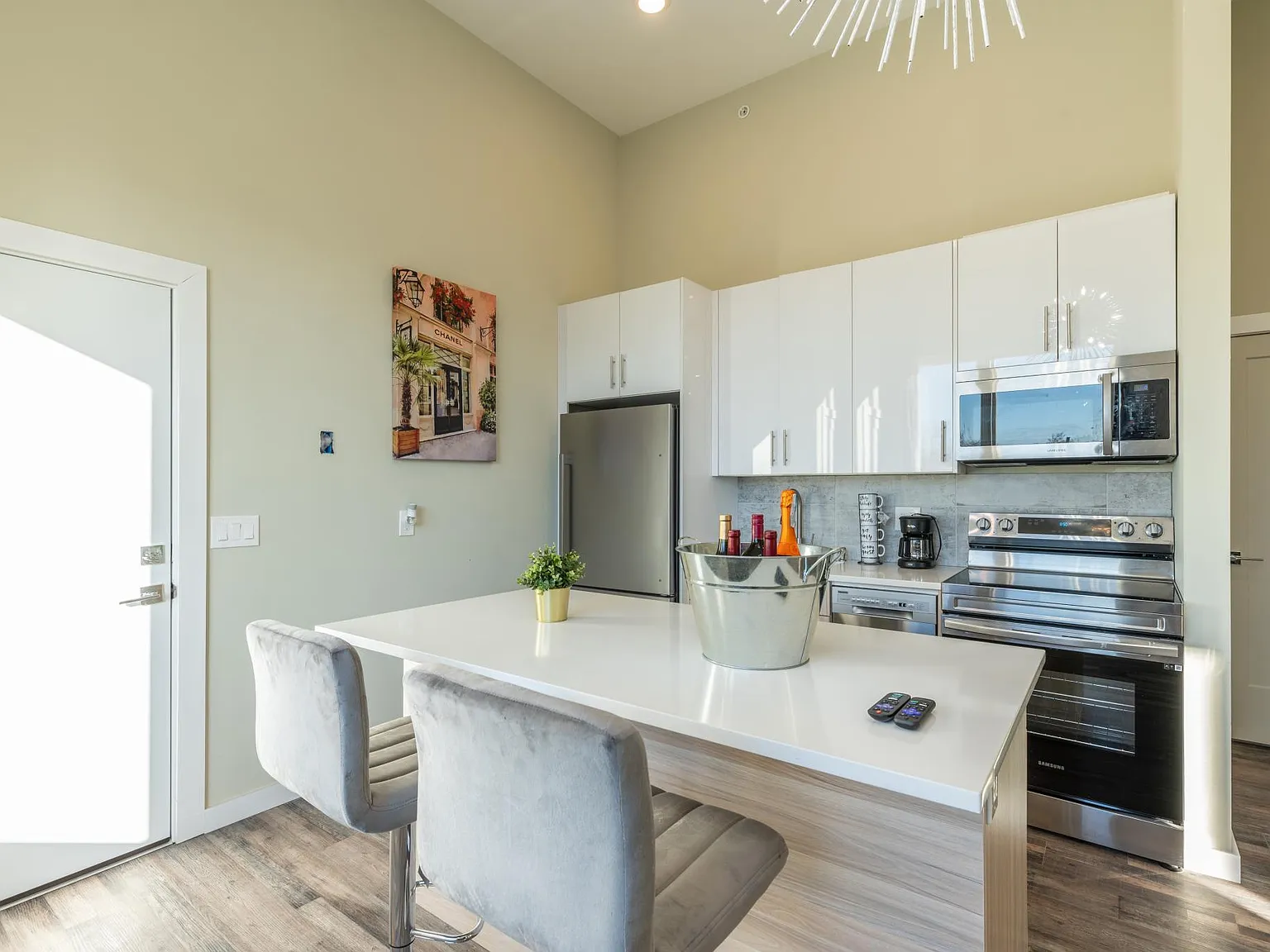 438 Wiota St — Photo 2