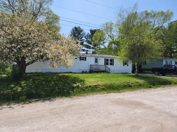 12 Leonov Lane, Richmond, ME 04357