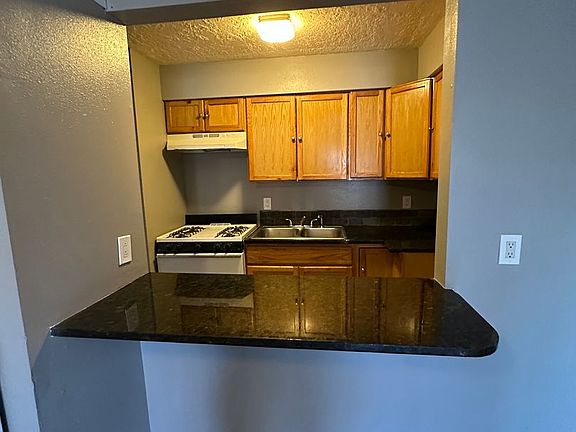4th image of 433 Louisiana Blvd SE APT 6