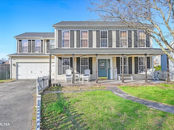 123 Eisenhower Dr, Oswego, IL 60543