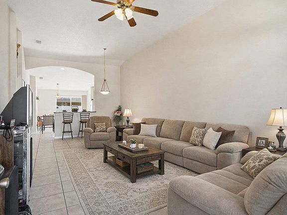 3rd image of 30 Louvet Ln