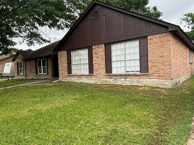 19510 Lazy Valley Dr — Photo 2