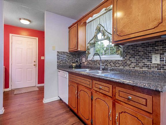 5th image of 3221 Tabby Dr