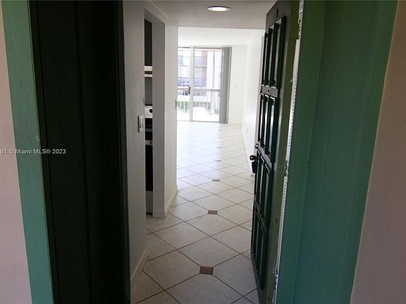 4th image of 10525 SW 112th Ave APT 216