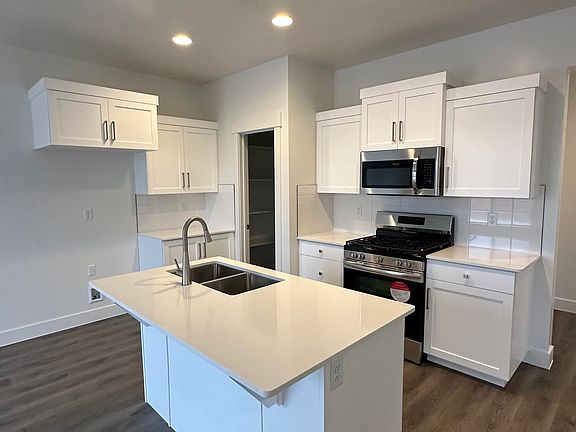 2nd image of 2307 E Luciano Ln