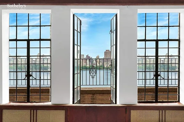 Sold by Sotheby's International Realty | media 3