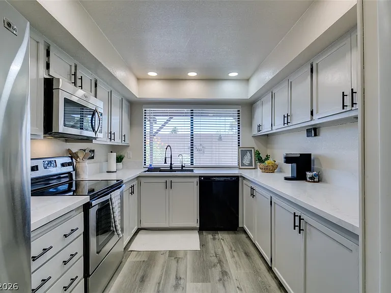 2587 Swan Ln — Photo 18