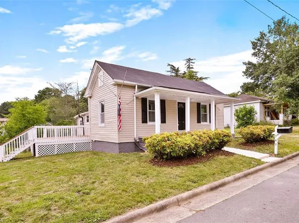 741 Davis St, Eden, NC 27288