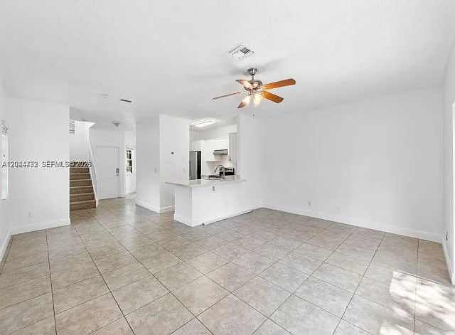 3 bed, 2.5 bath, $3,200 — Photo 2