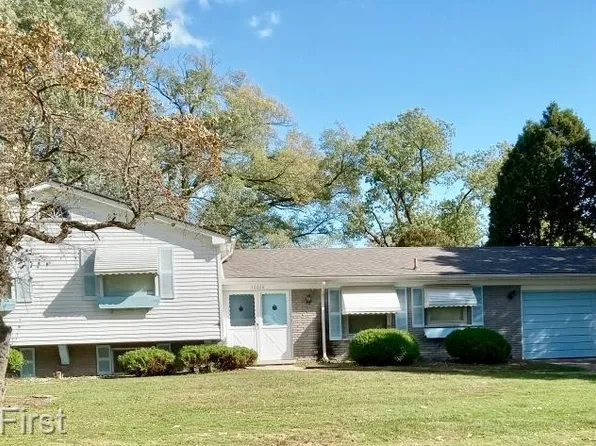 36626 Chatham Ct, Clinton Township, MI 48035