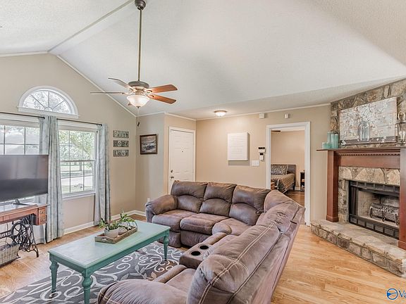 4th image of 13082 Virginia Ct