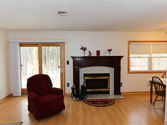 3rd image of 901 Greenwich Dr