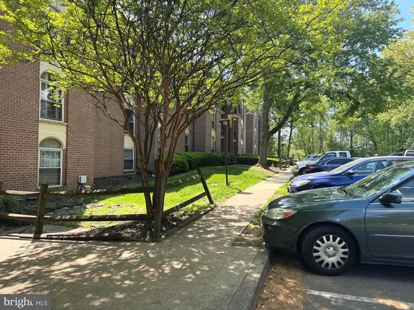 3312 Woodburn Village Dr APT 31, Annandale, VA 22003