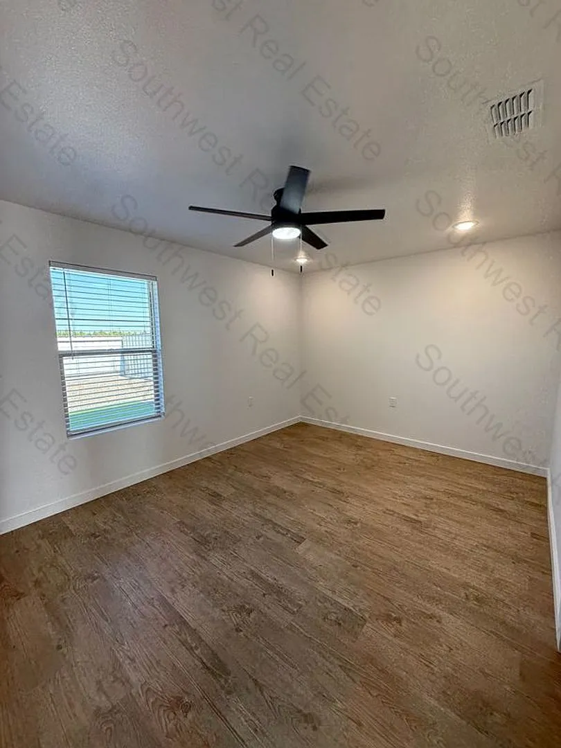 3521 Ethan — Photo 3