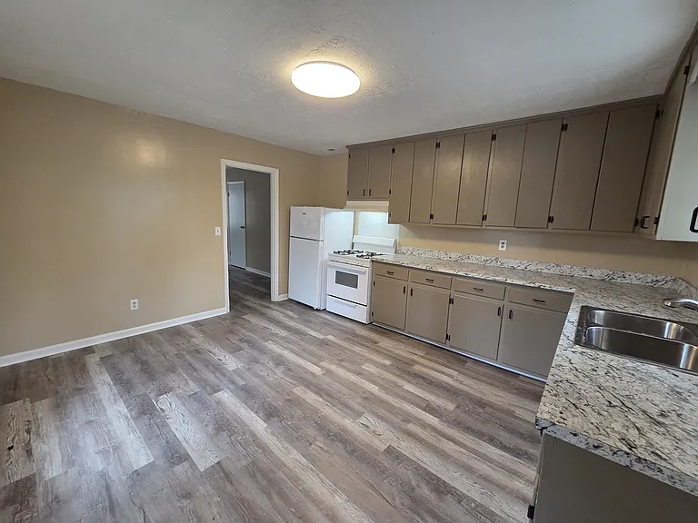 3318 Winn Dr #B — Photo 2