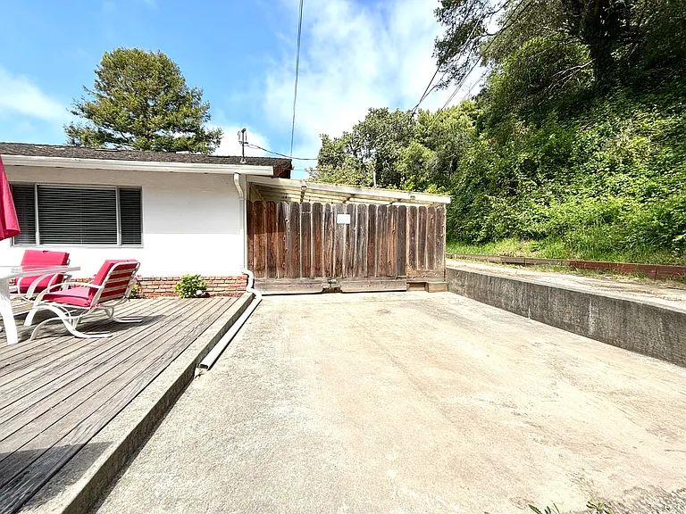 211 Earl Ct — Photo 27