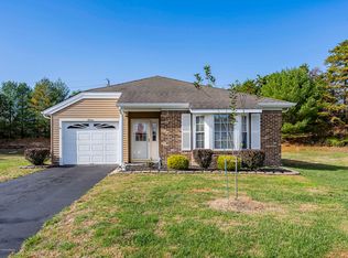 16 Arrow Wood Ct, Barnegat, NJ 08005