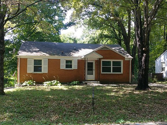 2nd image of 1008 Colonial Ct