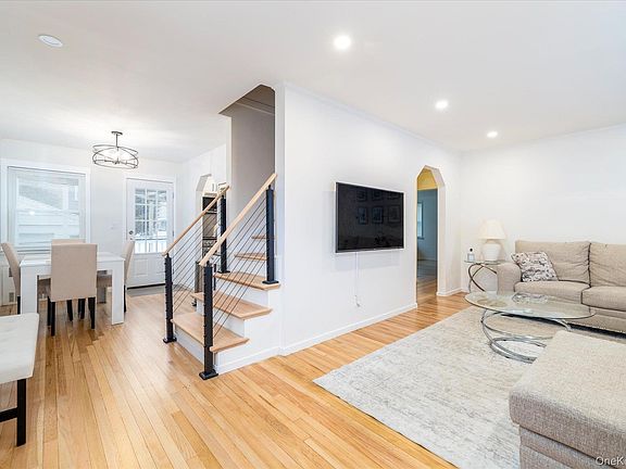 3rd image of 108 Ambrose Avenue